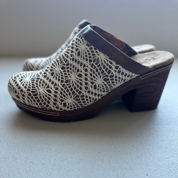 Kork-Ease Shoes - Korks Nora Clog Crochet Pattern Mules Womens White Crochet Brown Floral